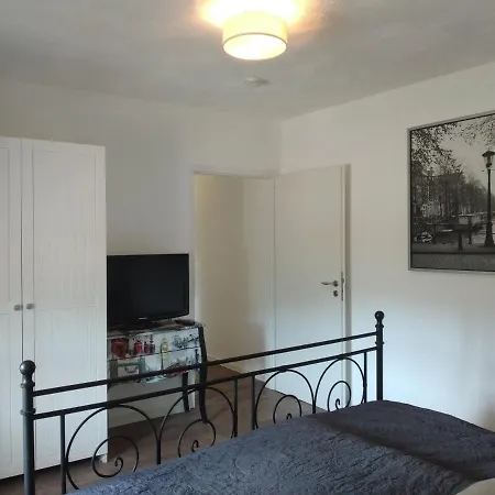 Burgapartment Felsenhaeuschen Montjoie