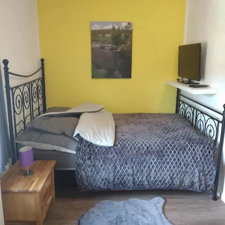 Burgapartment Felsenhaeuschen مونشاو