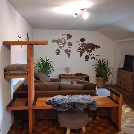 Burgapartment Felsenhaeuschen * Monschau