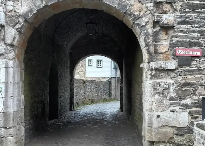 Burgapartment Felsenhaeuschen Apartman Monschau